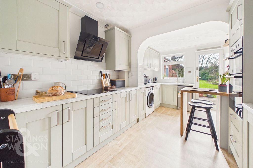 Property photo 3 of 36