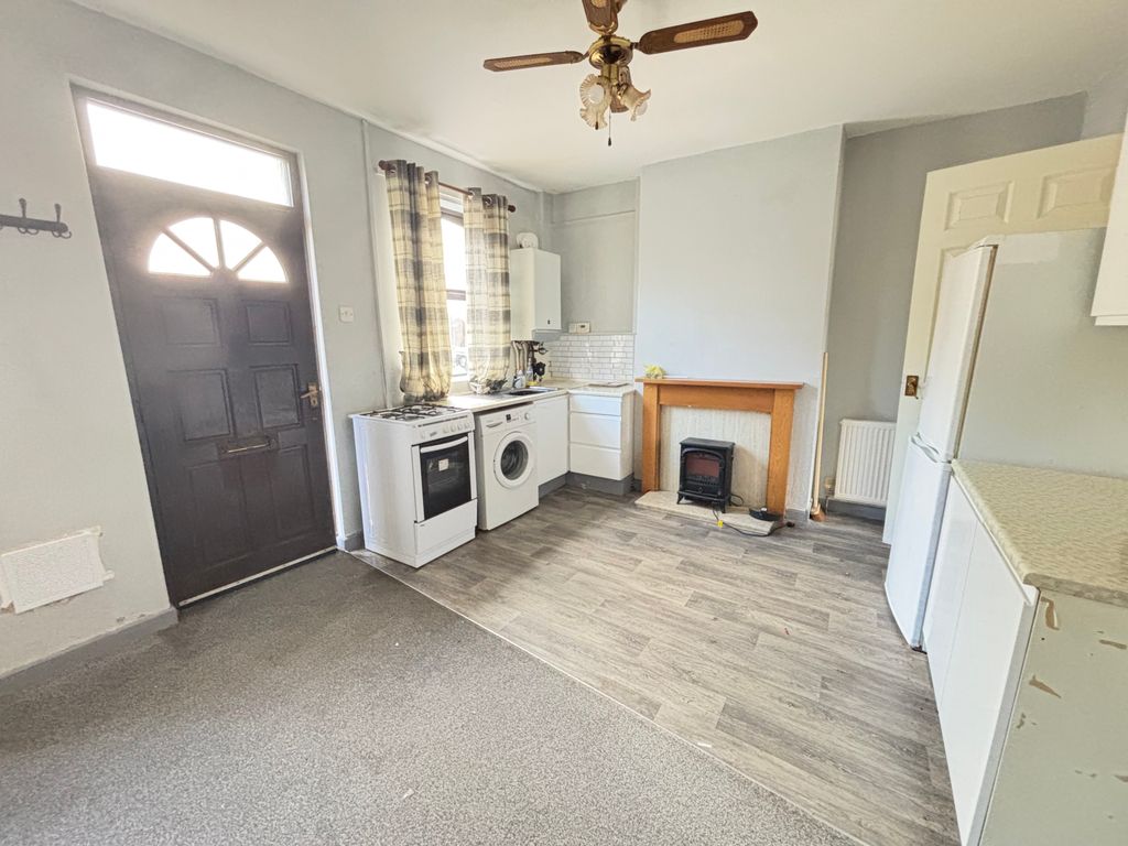 Property photo 3 of 11 Kitchen Dining Area