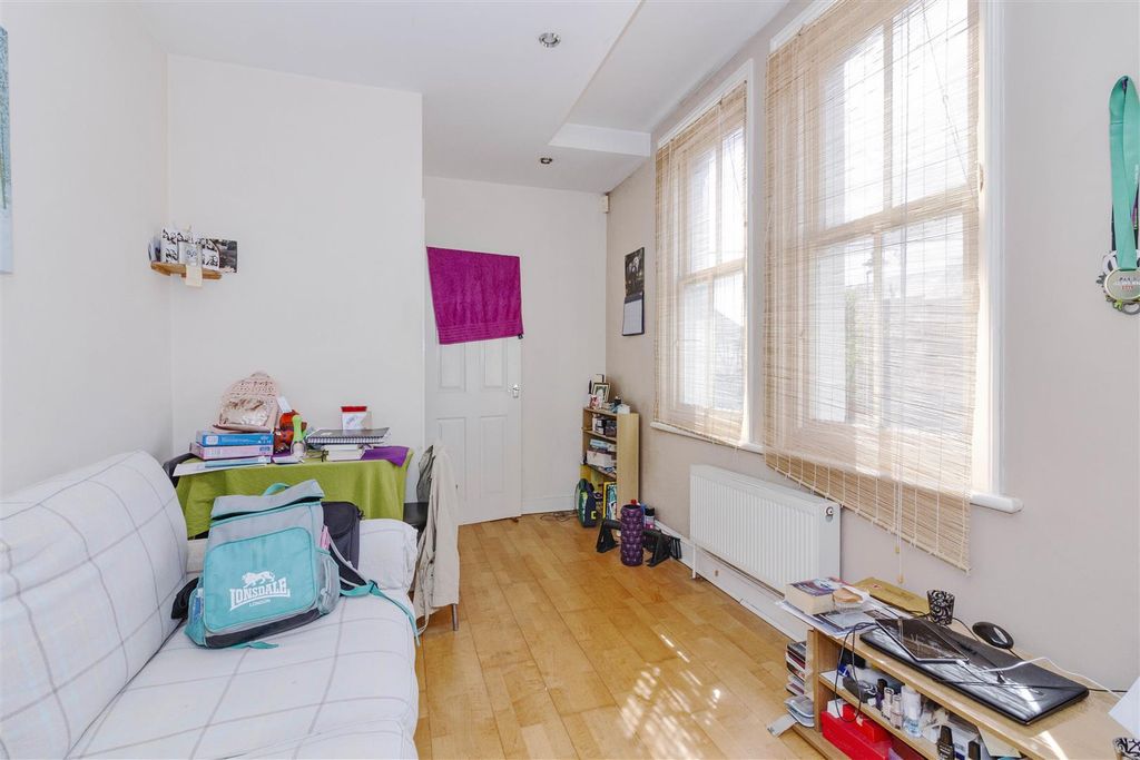 Property photo 2 of 8