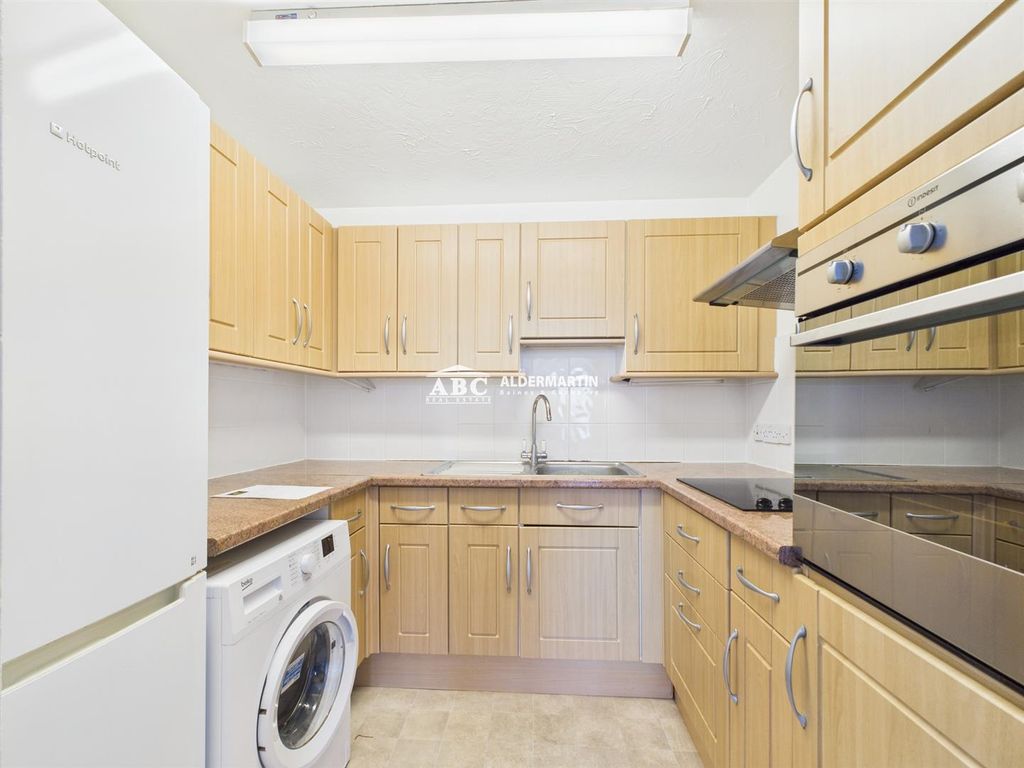 Property photo 3 of 8 Cam03827G0-Pr0102-Still003.Jpg