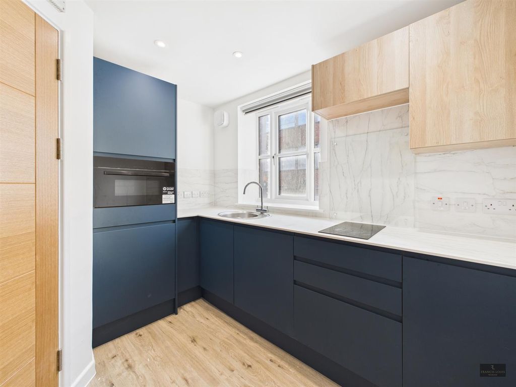 Property photo 1 of 7 Cam02887G0-Pr0533-Still004.Jpg