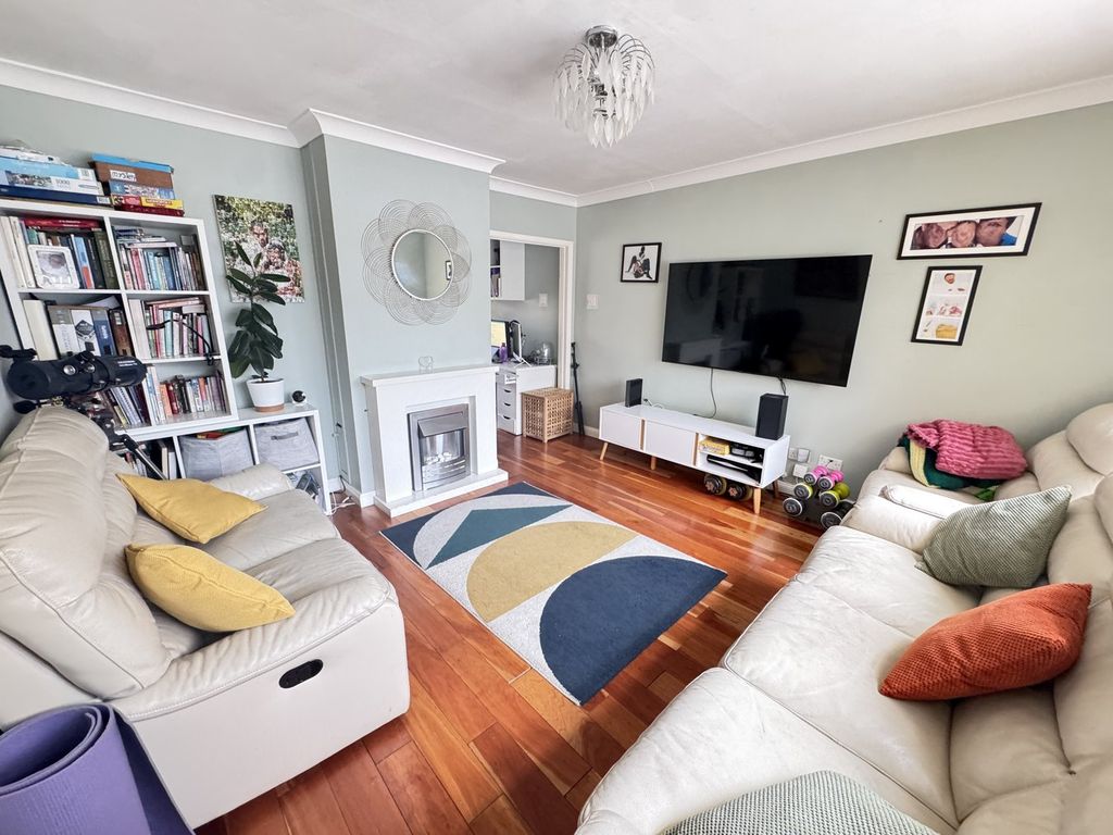 Property photo 2 of 13