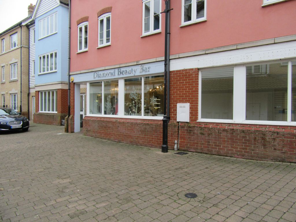 Property photo 3 of 7 Roche Close 0612 30.Jpg