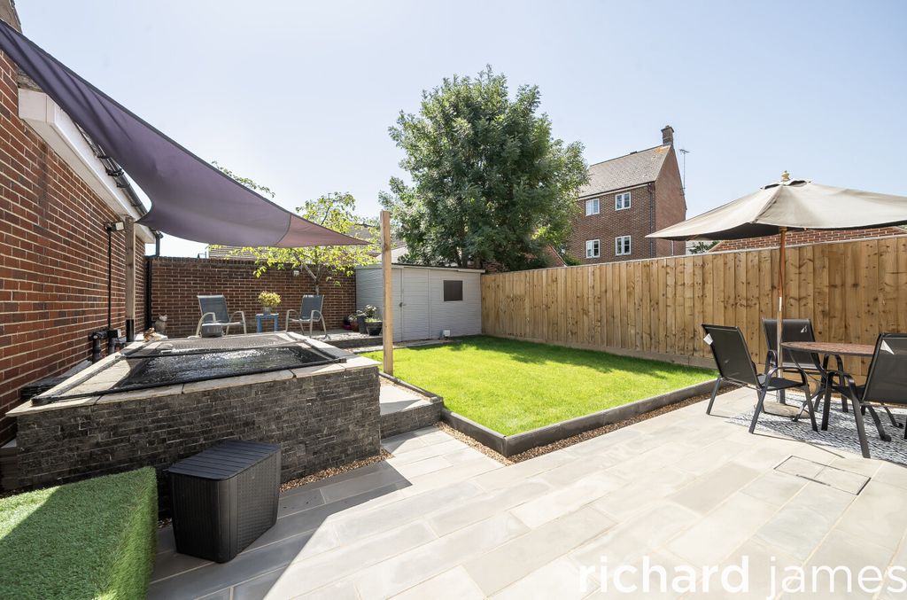 Property photo 2 of 13 84Cf9473c19B4Aa78A459Ae904831Ea0