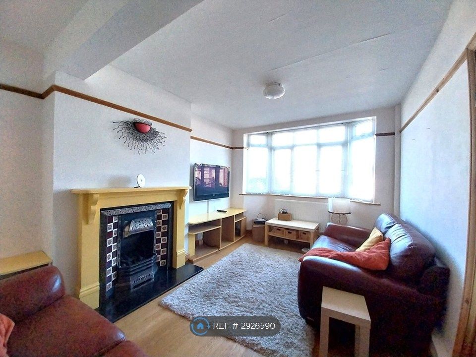Property photo 2 of 25 Living Room