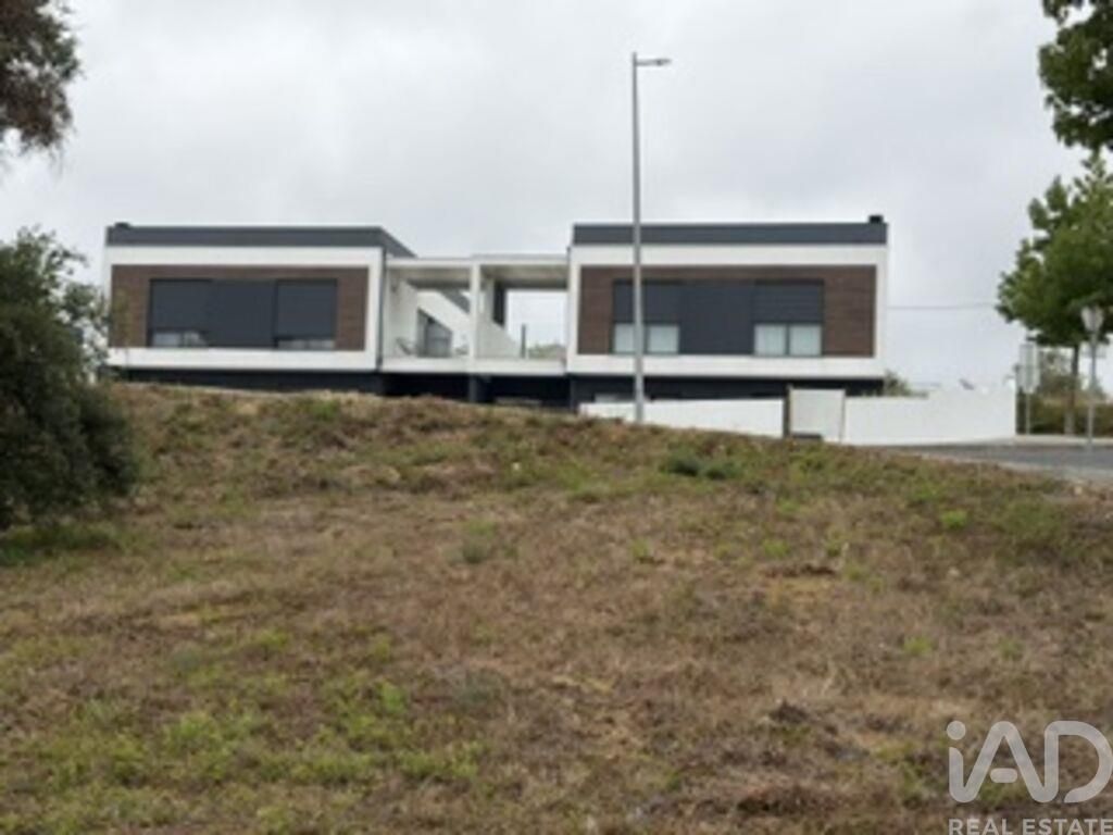 Property photo 3 of 28