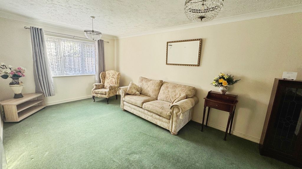 Property photo 3 of 12
