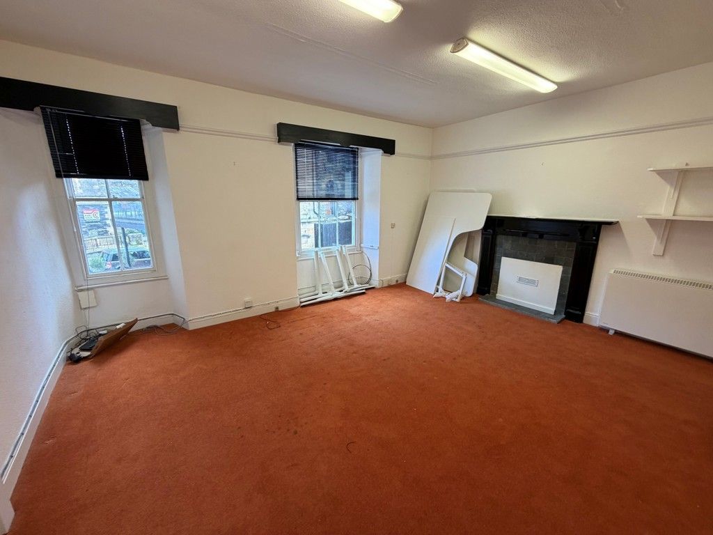 Property photo 3 of 8 Photo 9
