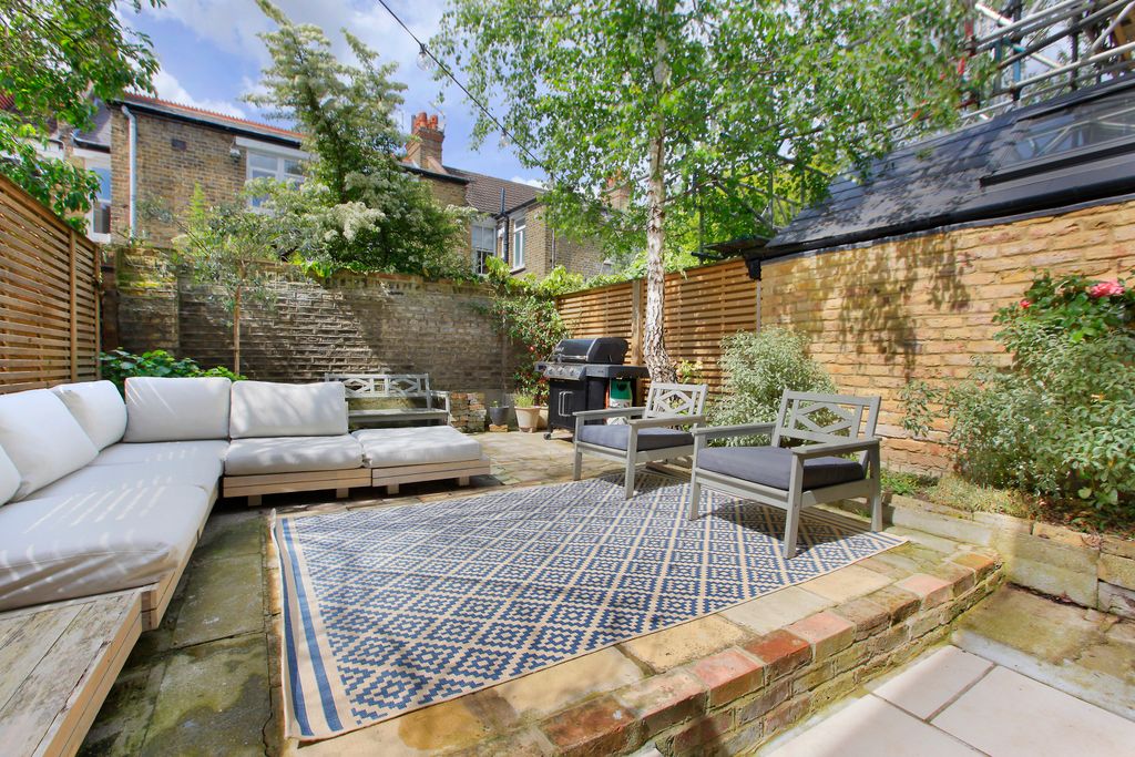 Property photo 2 of 15