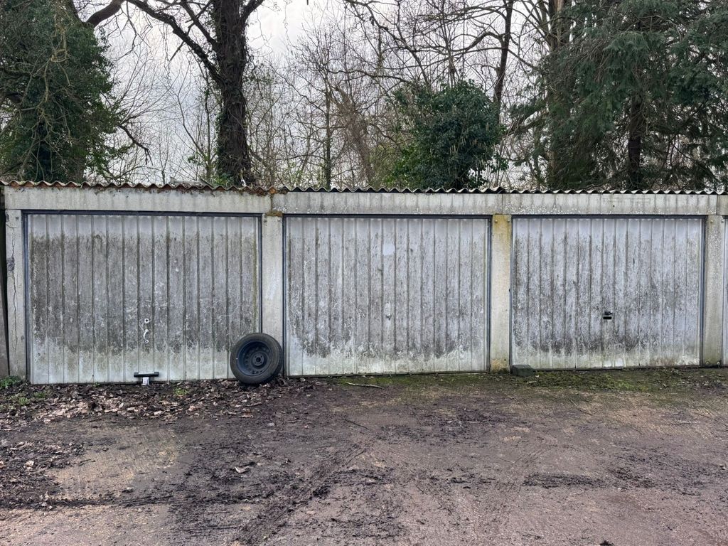 Property photo 1 of 3 4923131