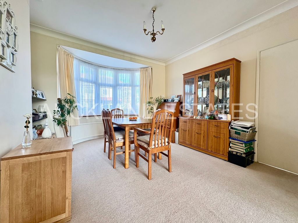 Property photo 3 of 16 Image00012 (10)-1763049960184