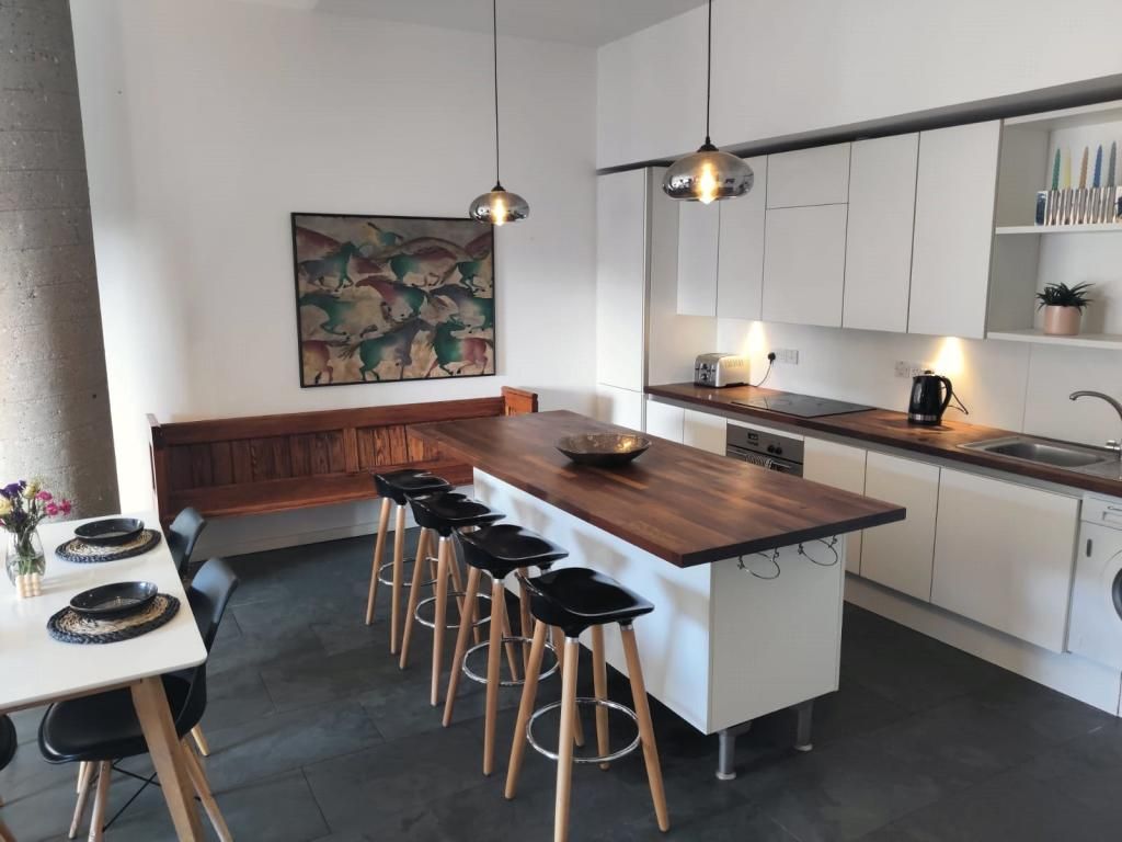 Property photo 3 of 17 Kitchen