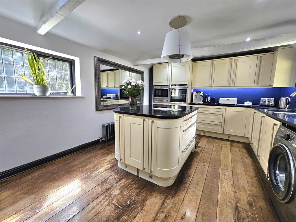 Property photo 3 of 23