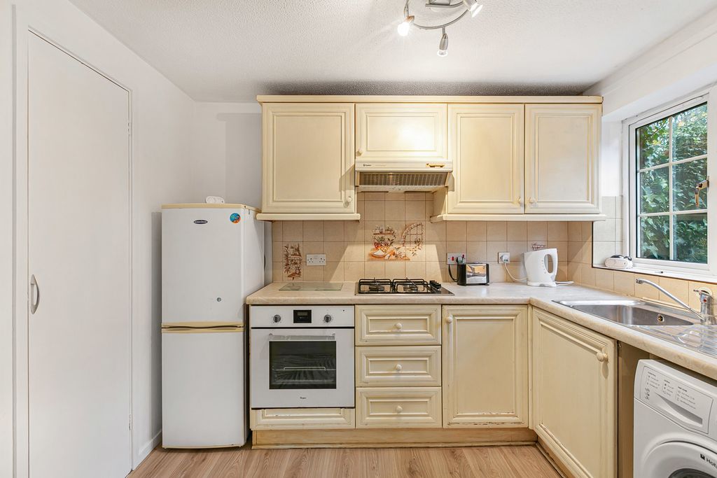 Property photo 3 of 15 Kitchen