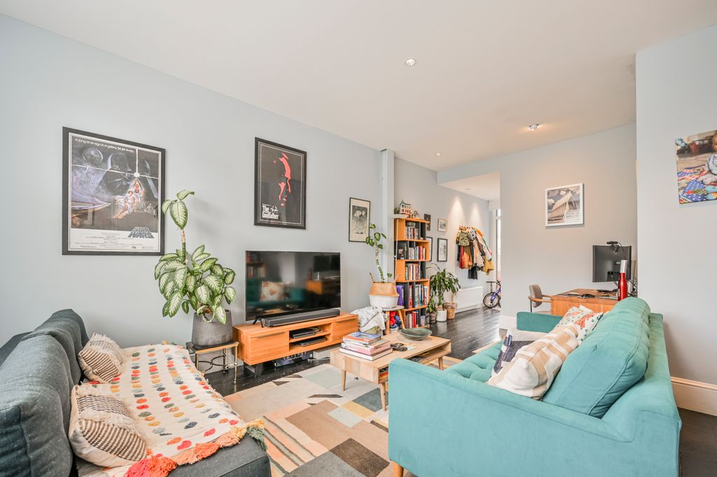 Property photo 2 of 30