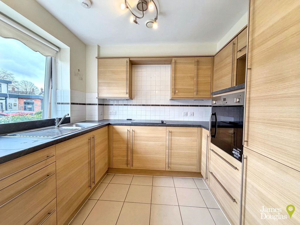 2 bed property for saleThomas Court, Penylan CF23 photo 4