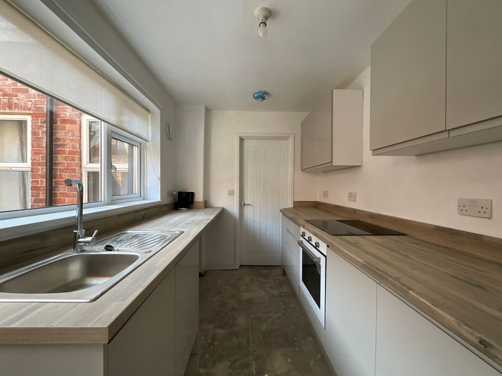 Property photo 1 of 10 4370921