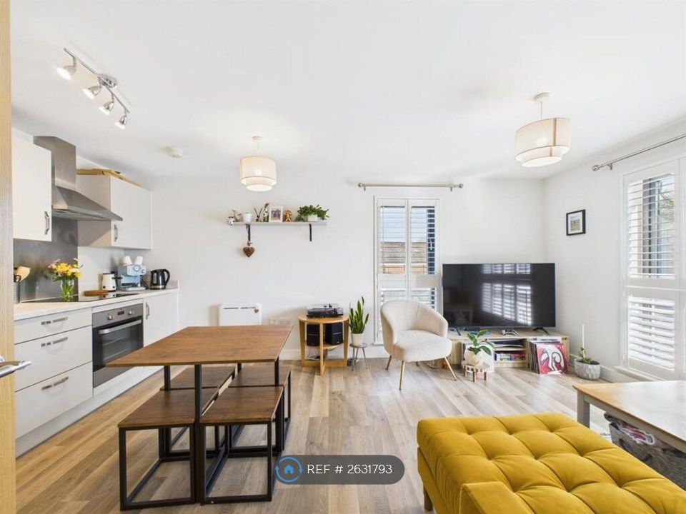 Property photo 2 of 12 Living\Dining Area