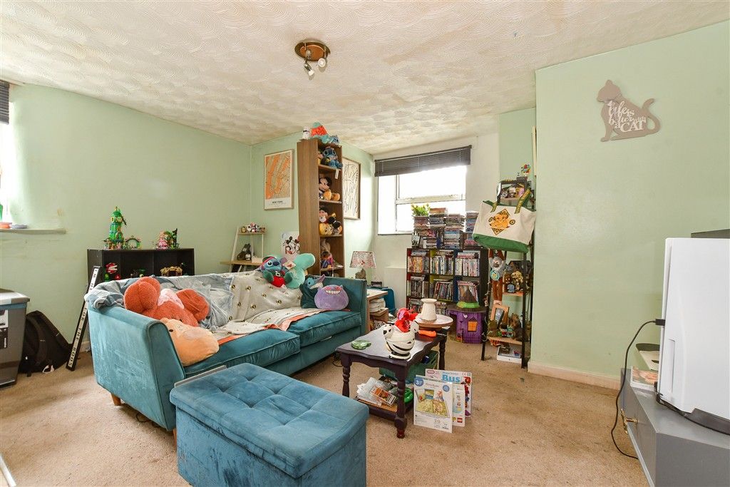 Property photo 3 of 11 Kitchen/ Living Area