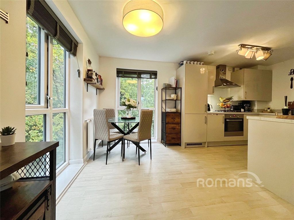 Property photo 3 of 15 Picture No. 02