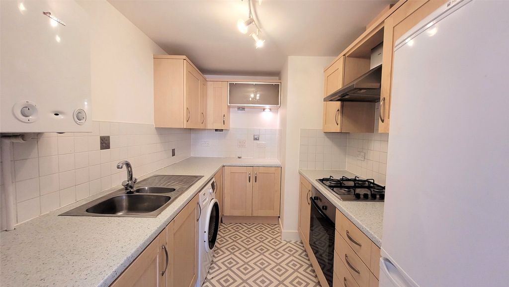 Property photo 2 of 7 Kitchen