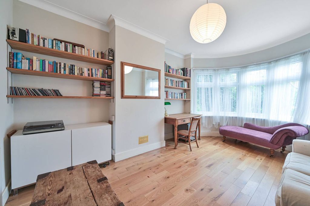 Property photo 3 of 11