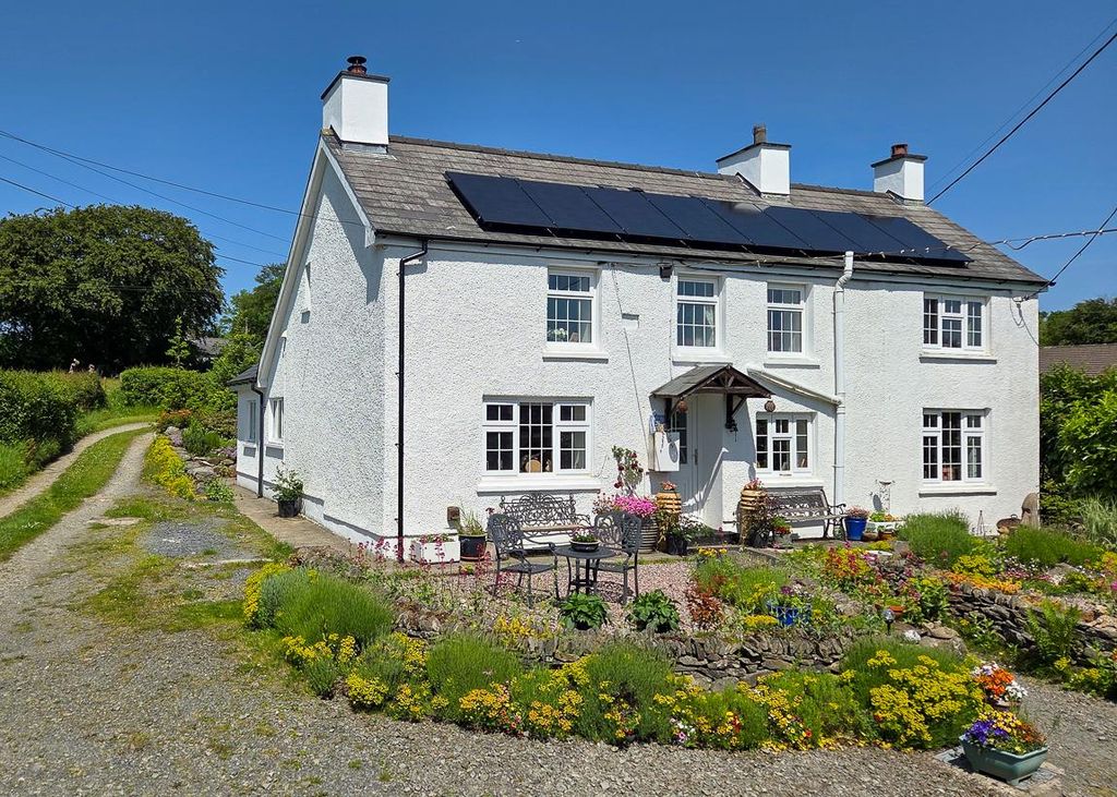 4 bed farm for saleMaesycrugiau, Pencader SA39