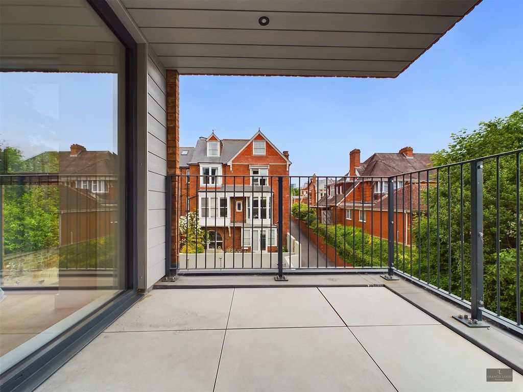 Additional image 6 of 2 bed flat for sale2 Barnfield Gate, Exeter EX1