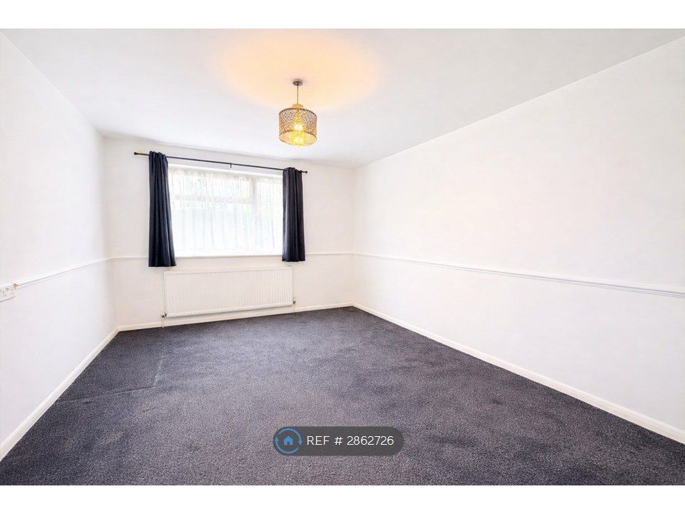 Property photo 3 of 6 Bedroom1