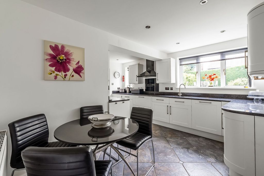 Property photo 3 of 40