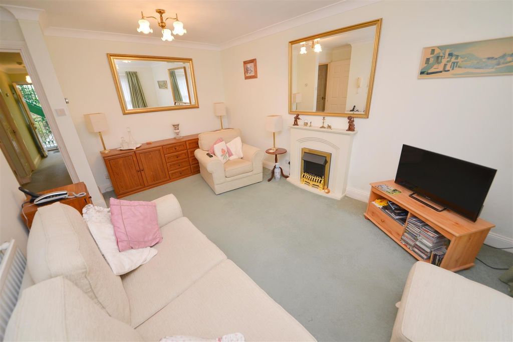 Property photo 3 of 19 Living/Dining Room