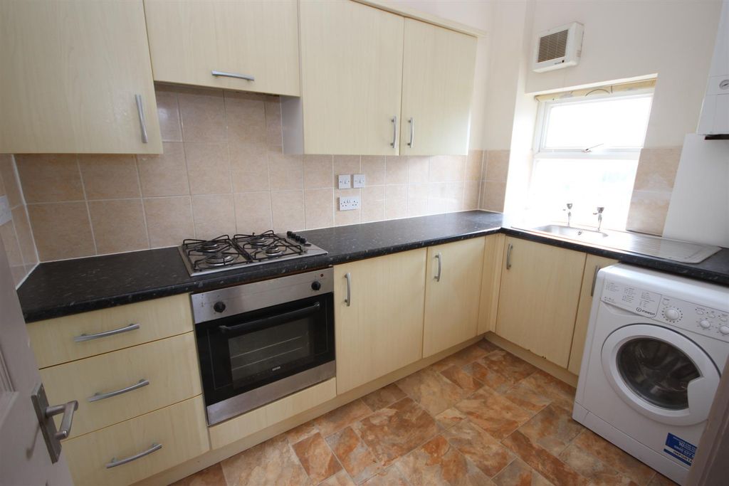 Property photo 2 of 6 Kitchen.Jpg