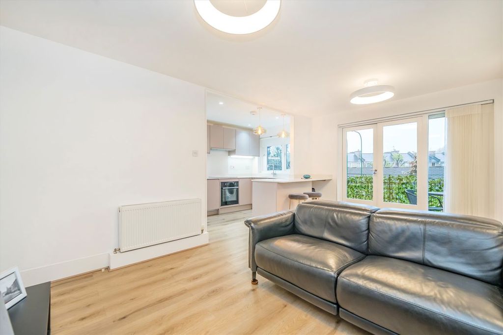 Property photo 1 of 4