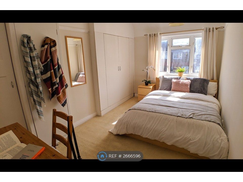 Property photo 1 of 4 Bedroom 2