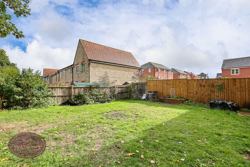 Property photo 2 of 20