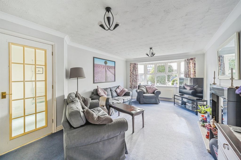 Property photo 2 of 18