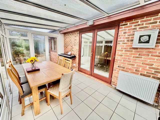 Property photo 3 of 20 Conservatory