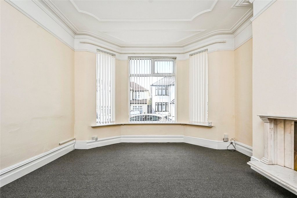 Property photo 3 of 18 Picture No. 23