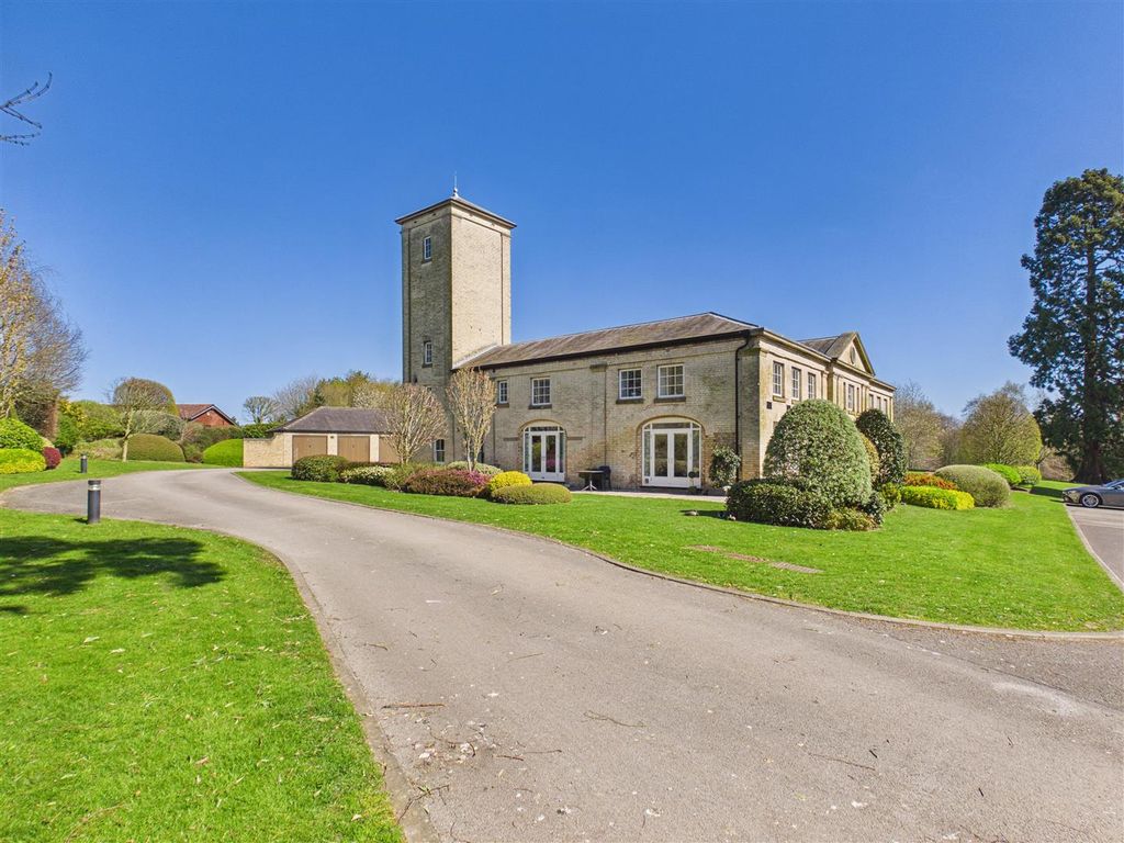 Property photo 2 of 21 Location