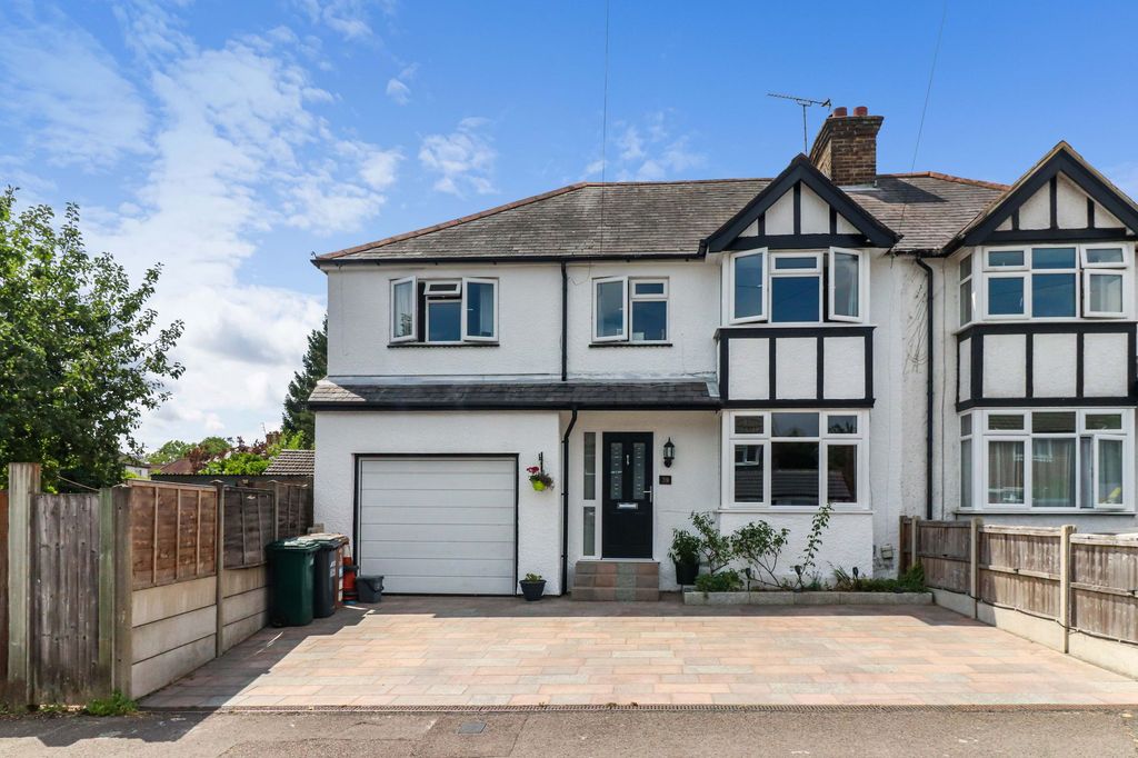 Property photo 1 of 32