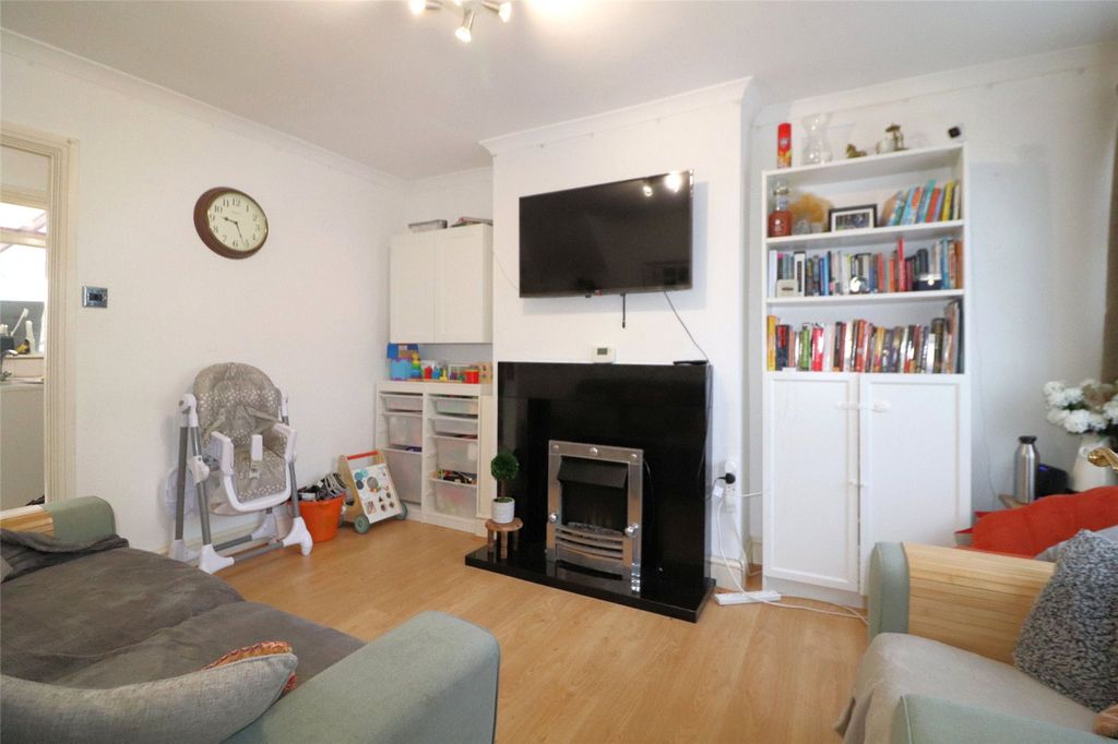 Property photo 3 of 16 Picture No. 22