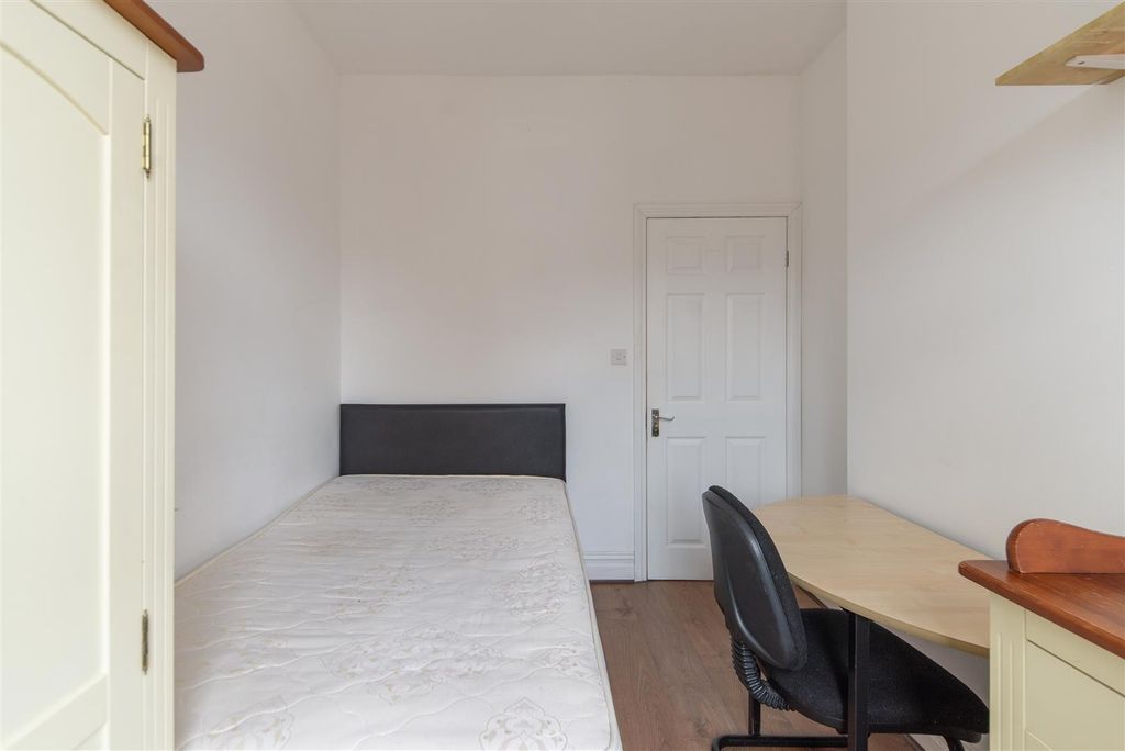 Additional image 8 of 6 bed flat for saleAmble Grove, Sandyford, Newcastle Upon Tyne NE2
