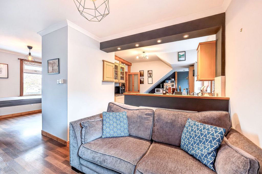 Property photo 3 of 64 Lounge