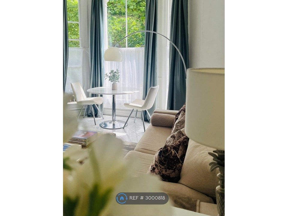 Property photo 3 of 31 Lounge Looking Towards Bay Window