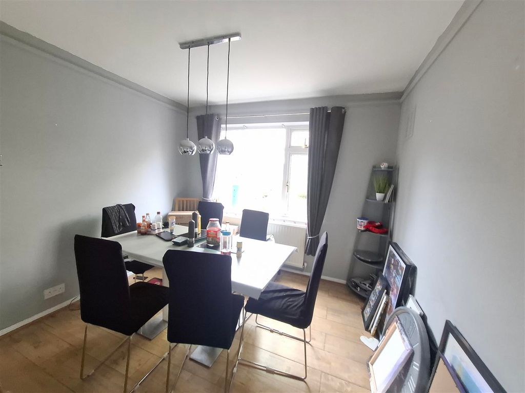 Property photo 2 of 8 Exterior