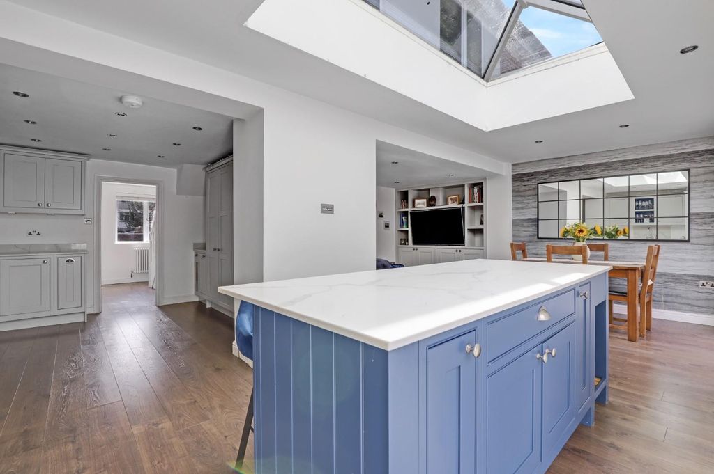 Property photo 1 of 15 04-E04Ejhpropwpen - 3 Westmoraland Terrace - 10.Jp