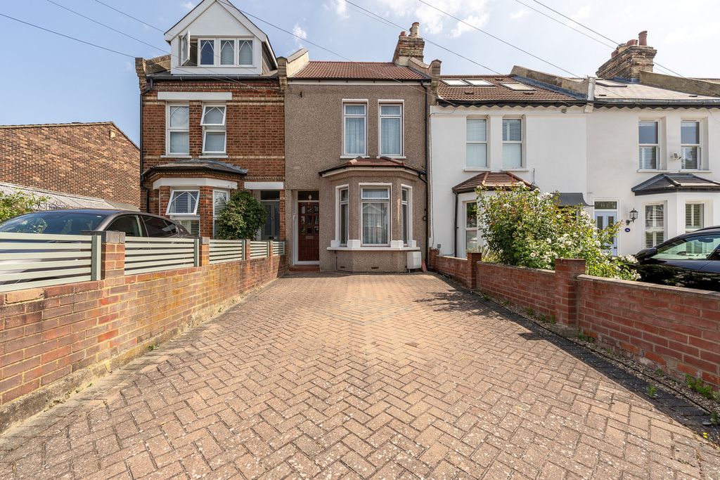 Property photo 1 of 21