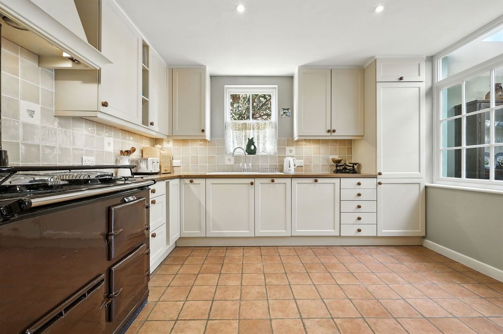 Property photo 3 of 58