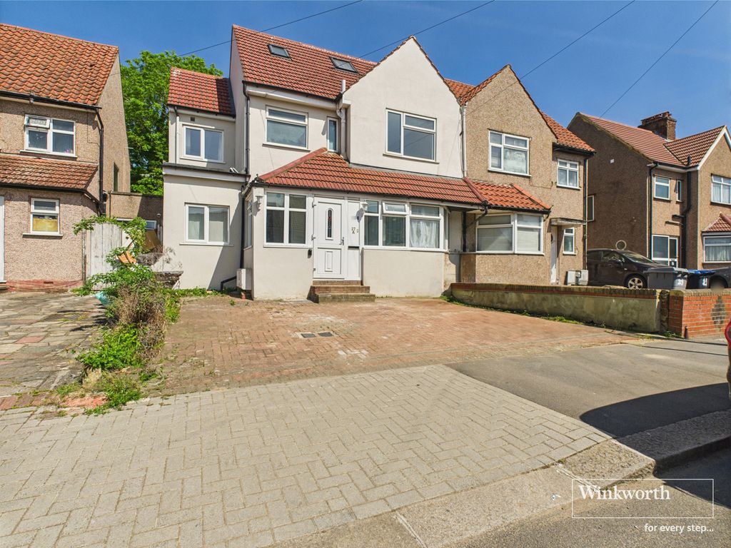 Property photo 1 of 11 External