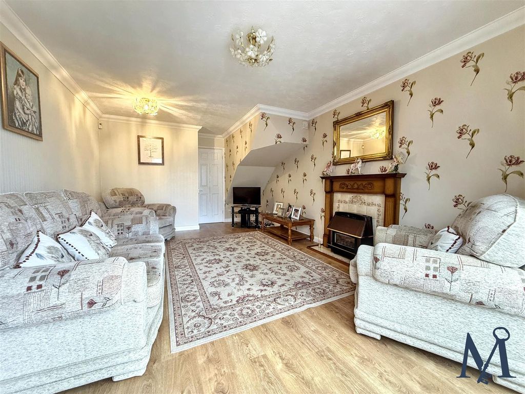 Property photo 3 of 17 Living Room